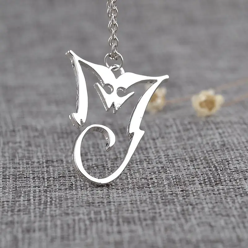 Kalung dengan liontin berbentu - Anime Pendant Necklace ulasan dan harga